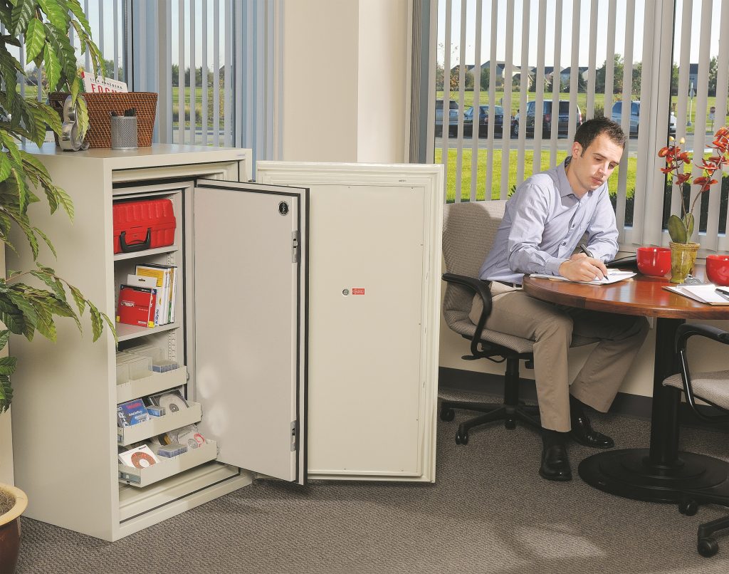 Safes & Fireproof Files